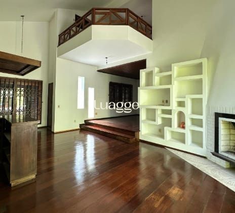 Casa à venda com 3 quartos, 286m² - Foto 2