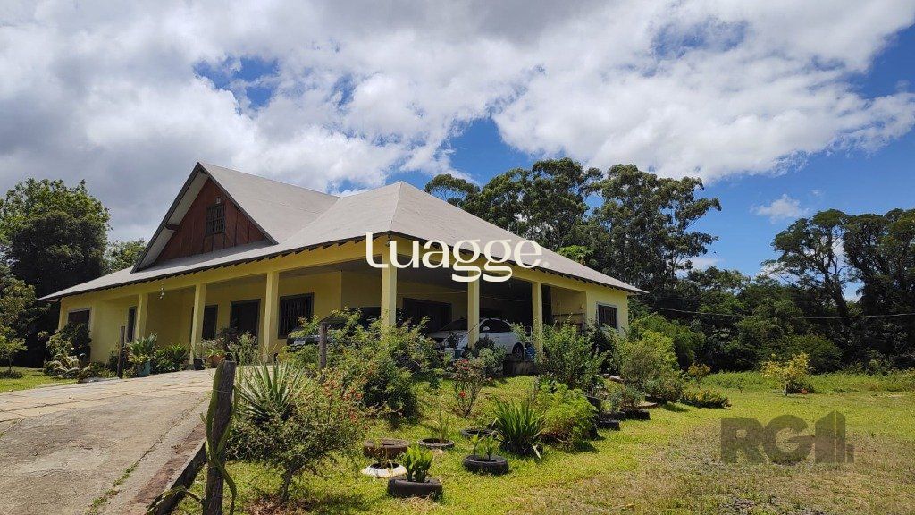 Chácara à venda com 4 quartos, 302m² - Foto 1