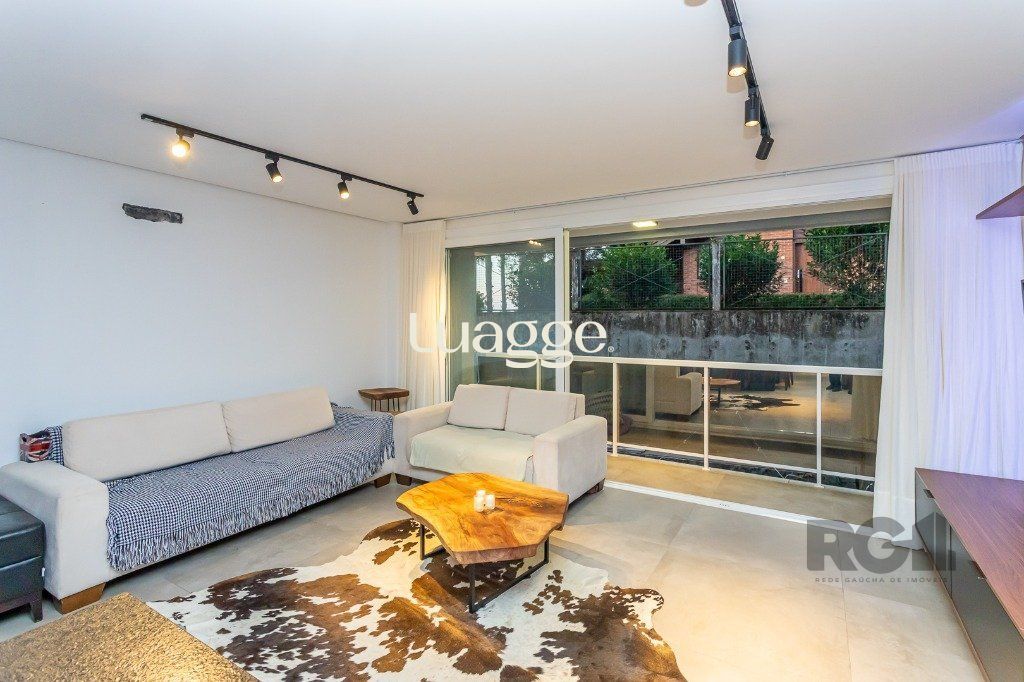 Apartamento à venda com 2 quartos, 105m² - Foto 2