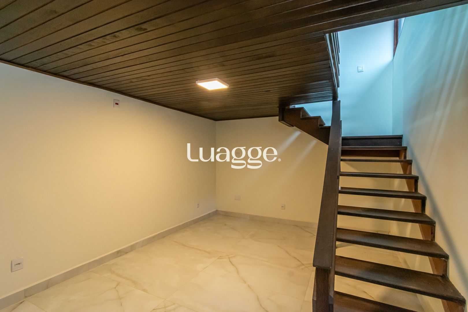 Casa à venda com 3 quartos, 355m² - Foto 16