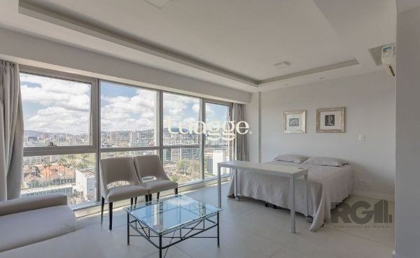 Apartamento à venda com 1 quarto, 40m² - Foto 2