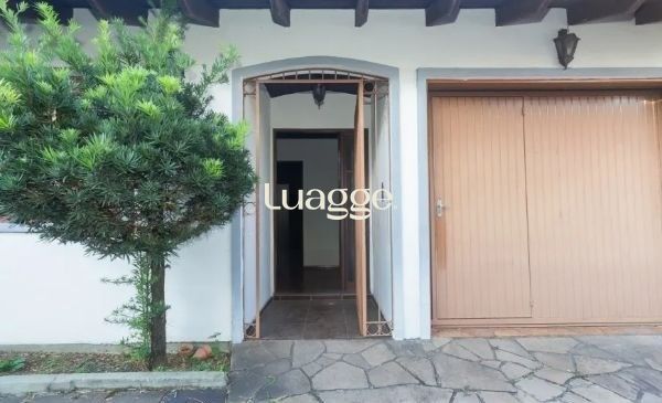 Casa à venda com 4 quartos, 182m² - Foto 1