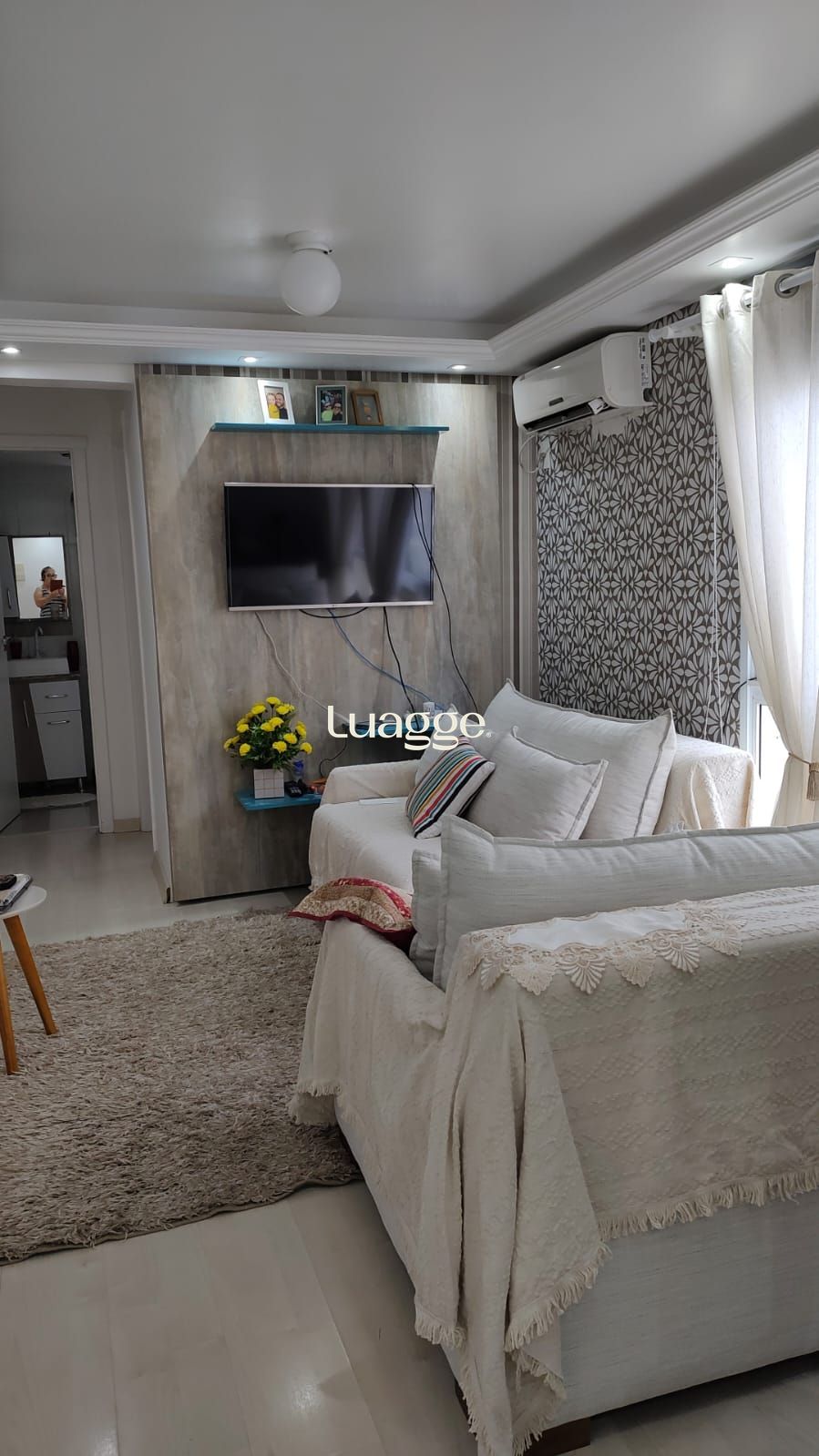 APTO COM 3 DORMITORIOS E BOX
