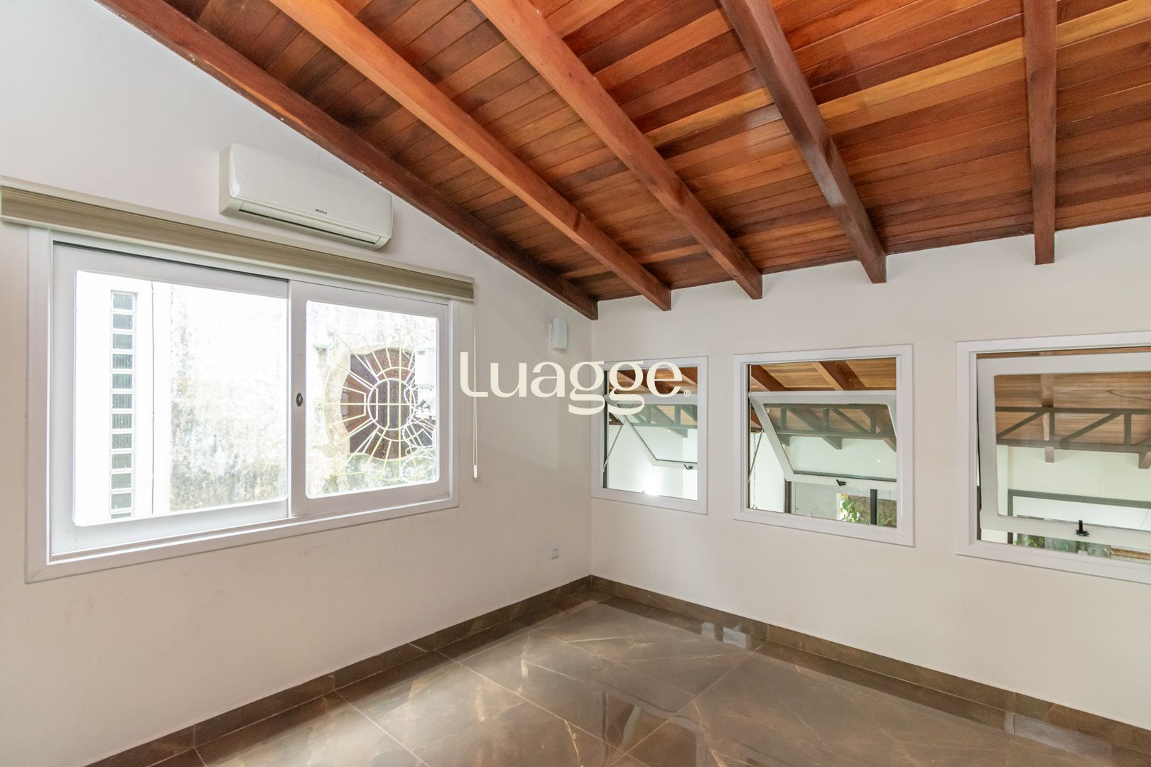 Casa à venda com 3 quartos, 355m² - Foto 22