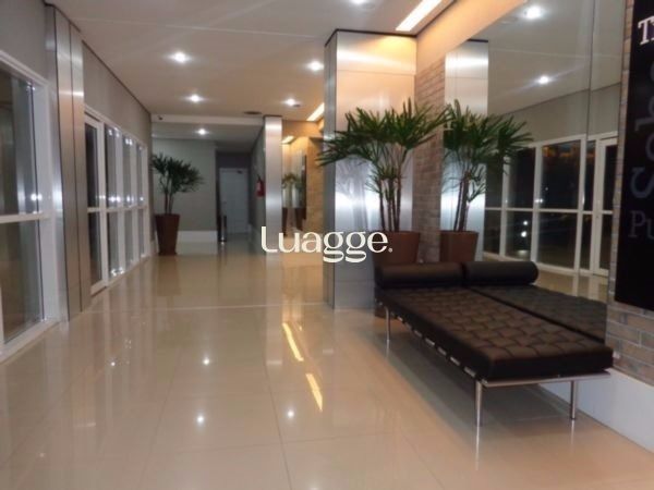Apartamento à venda com 2 quartos, 62m² - Foto 17