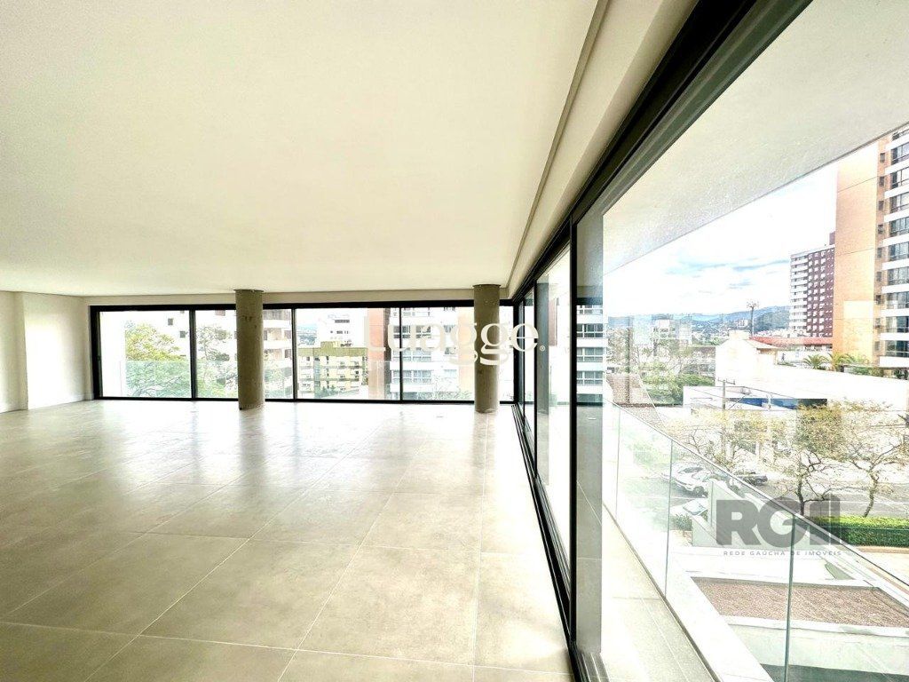 Apartamento, 3 quartos, 224 m² - Foto 1
