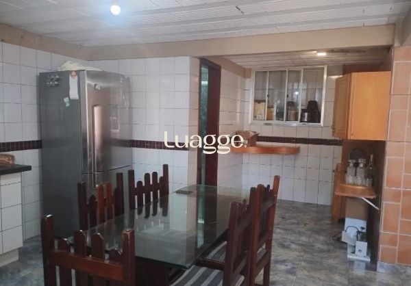 Casa à venda com 3 quartos, 208m² - Foto 4