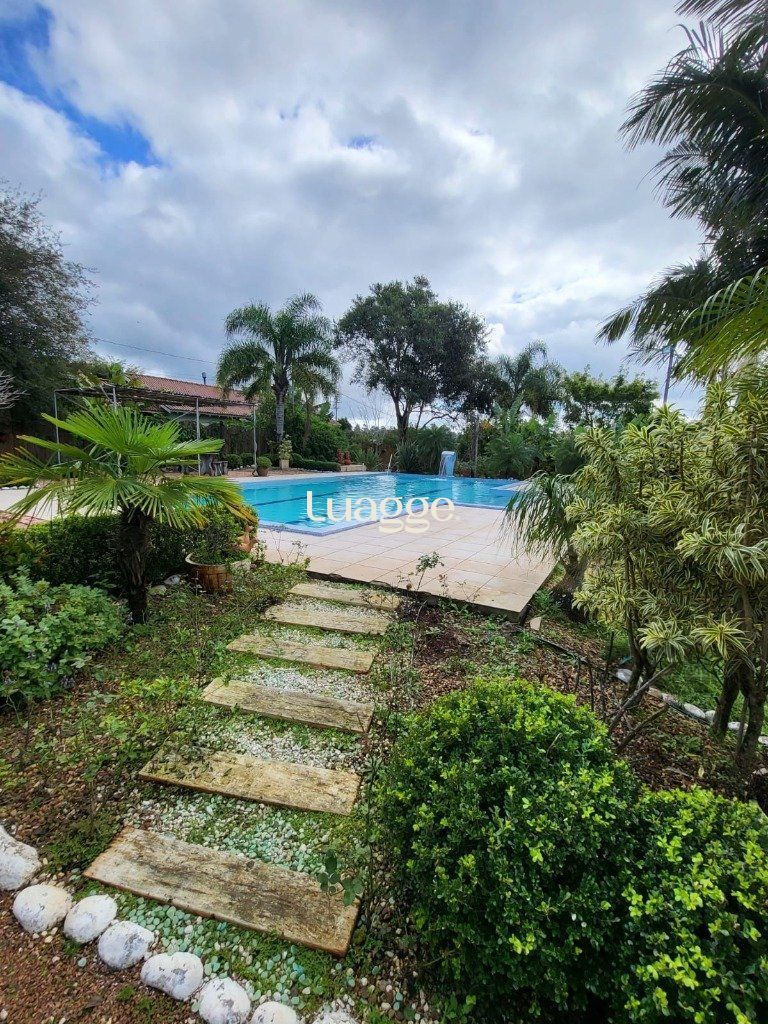 Casa de Condomínio à venda com 4 quartos, 230m² - Foto 4