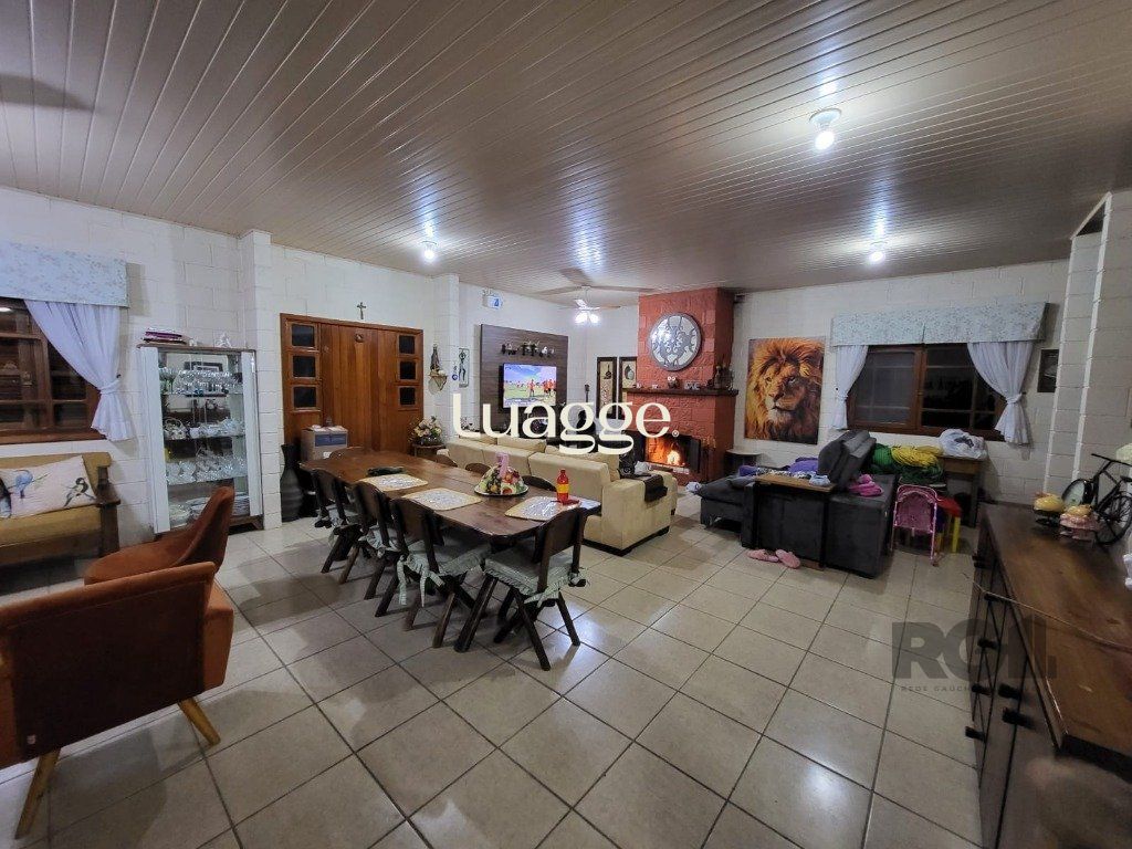 Casa de Condomínio à venda com 4 quartos, 230m² - Foto 32