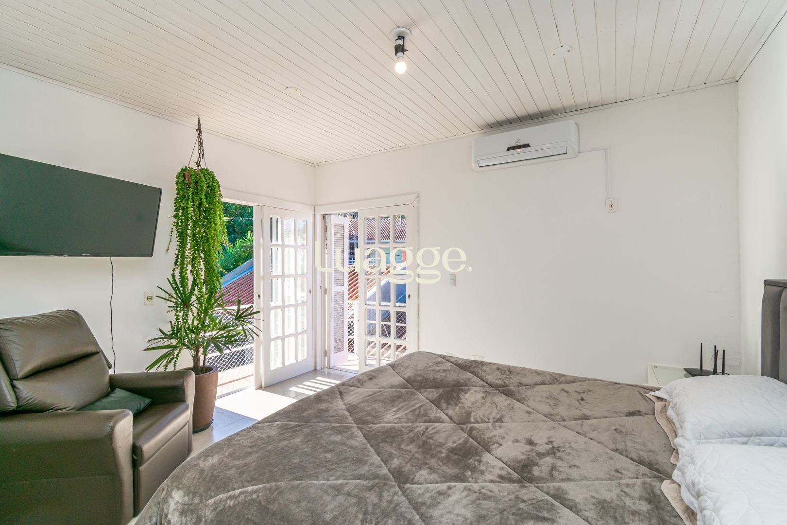 Casa à venda com 4 quartos, 335m² - Foto 15