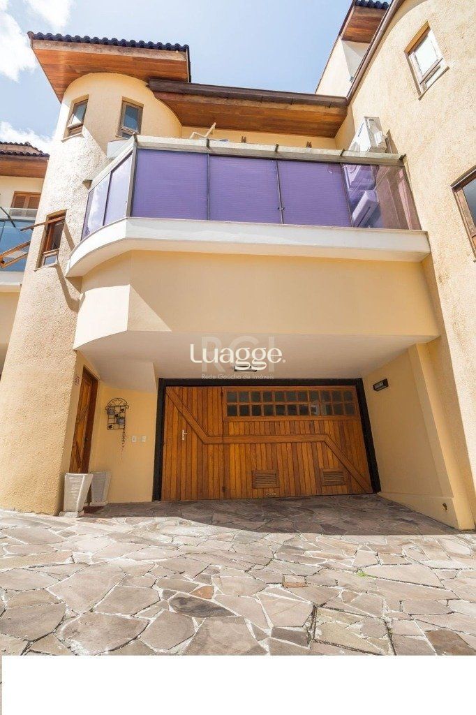 Casa de Condomínio à venda com 3 quartos, 241m² - Foto 1