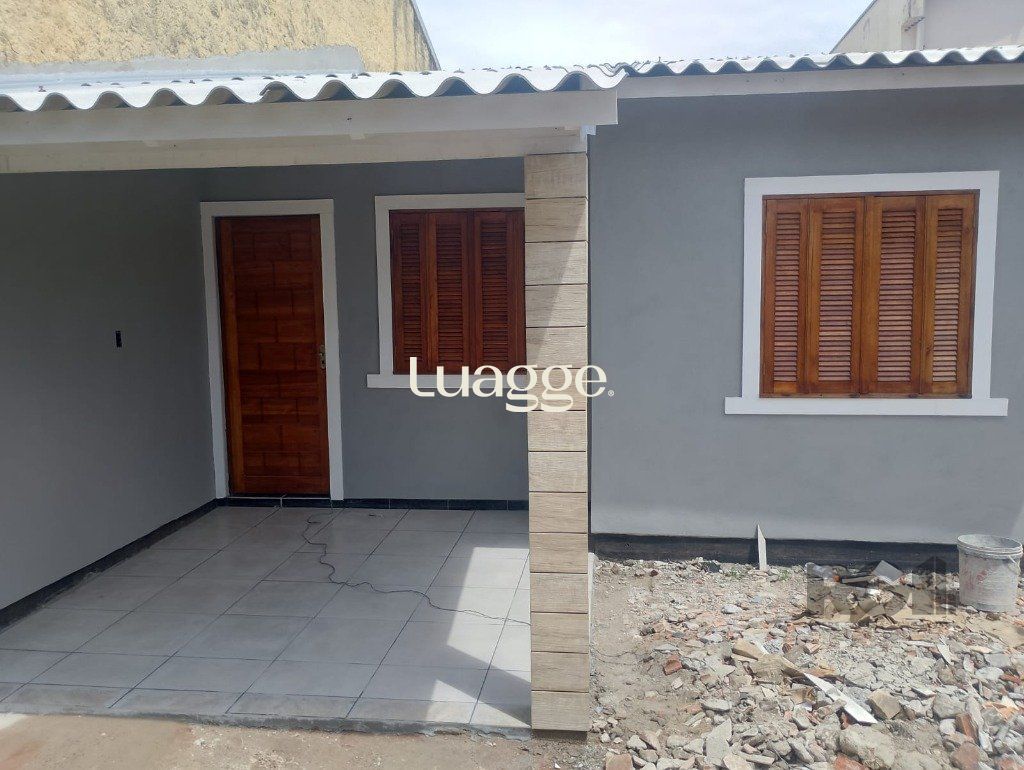 Casa à venda com 3 quartos, 82m² - Foto 1
