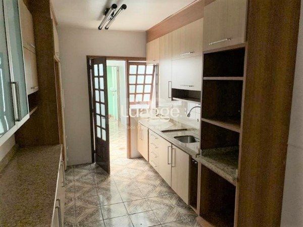 Casa à venda com 3 quartos, 185m² - Foto 6