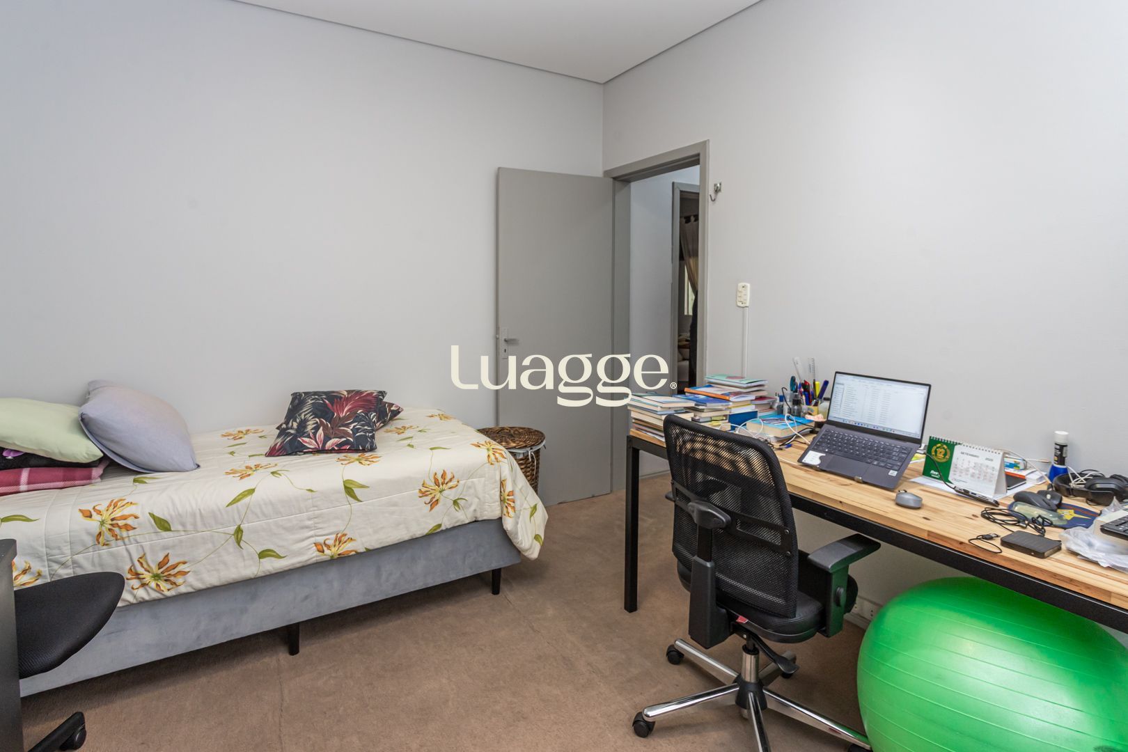 Casa à venda com 2 quartos, 77m² - Foto 13