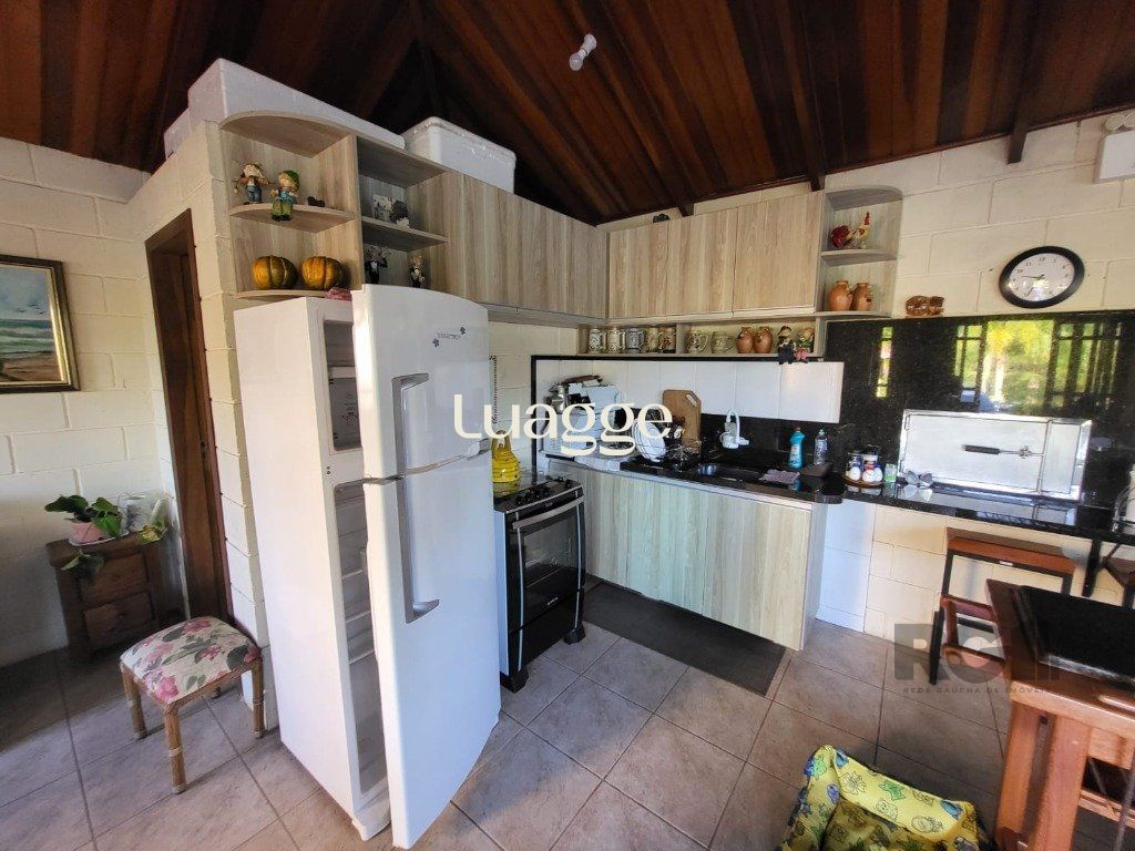 Casa de Condomínio à venda com 4 quartos, 230m² - Foto 37