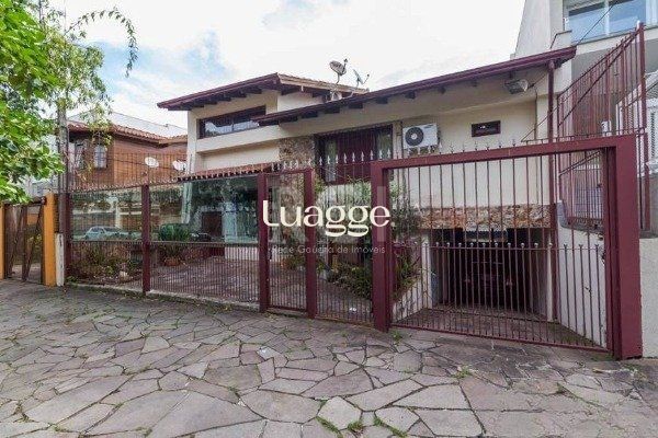 Casa à venda com 4 quartos, 301m² - Foto 2