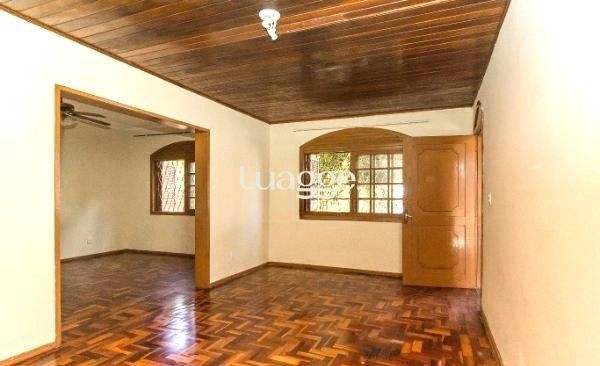 Casa à venda com 4 quartos, 286m² - Foto 2