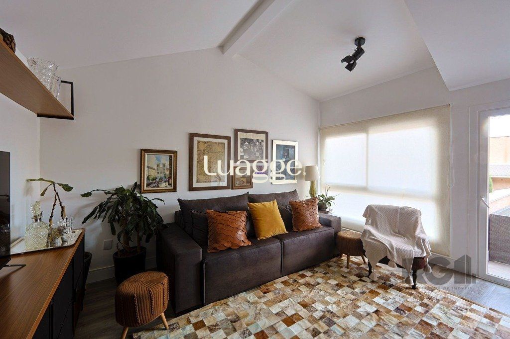 Casa de Condomínio à venda com 3 quartos, 208m² - Foto 2