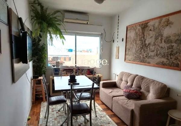 Apartamento à venda com 2 quartos, 70m² - Foto 1