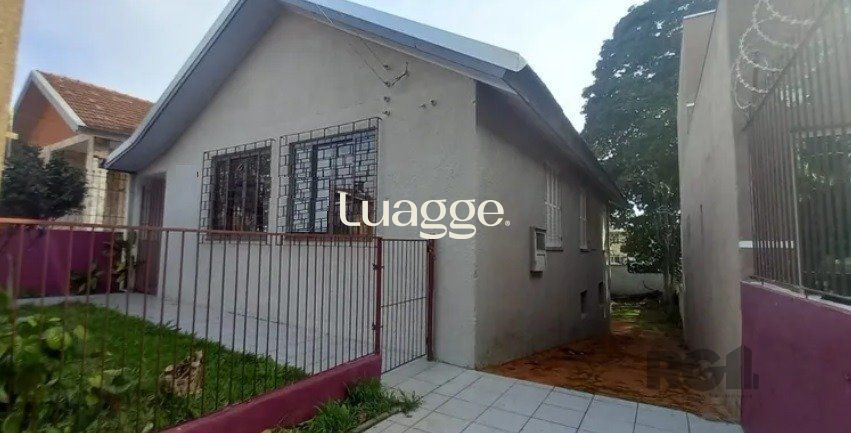 Casa à venda com 3 quartos, 99m² - Foto 1