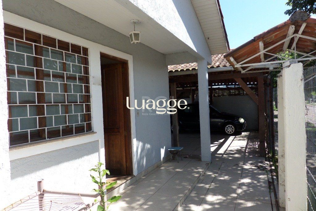 Casa à venda com 3 quartos, 121m² - Foto 1