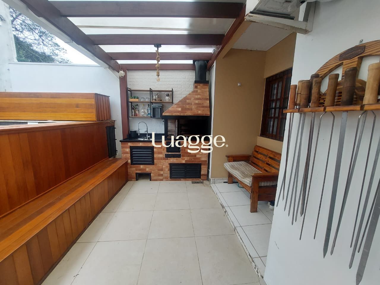 Casa no bairro Tarumã em Viamão com pátio e piscina