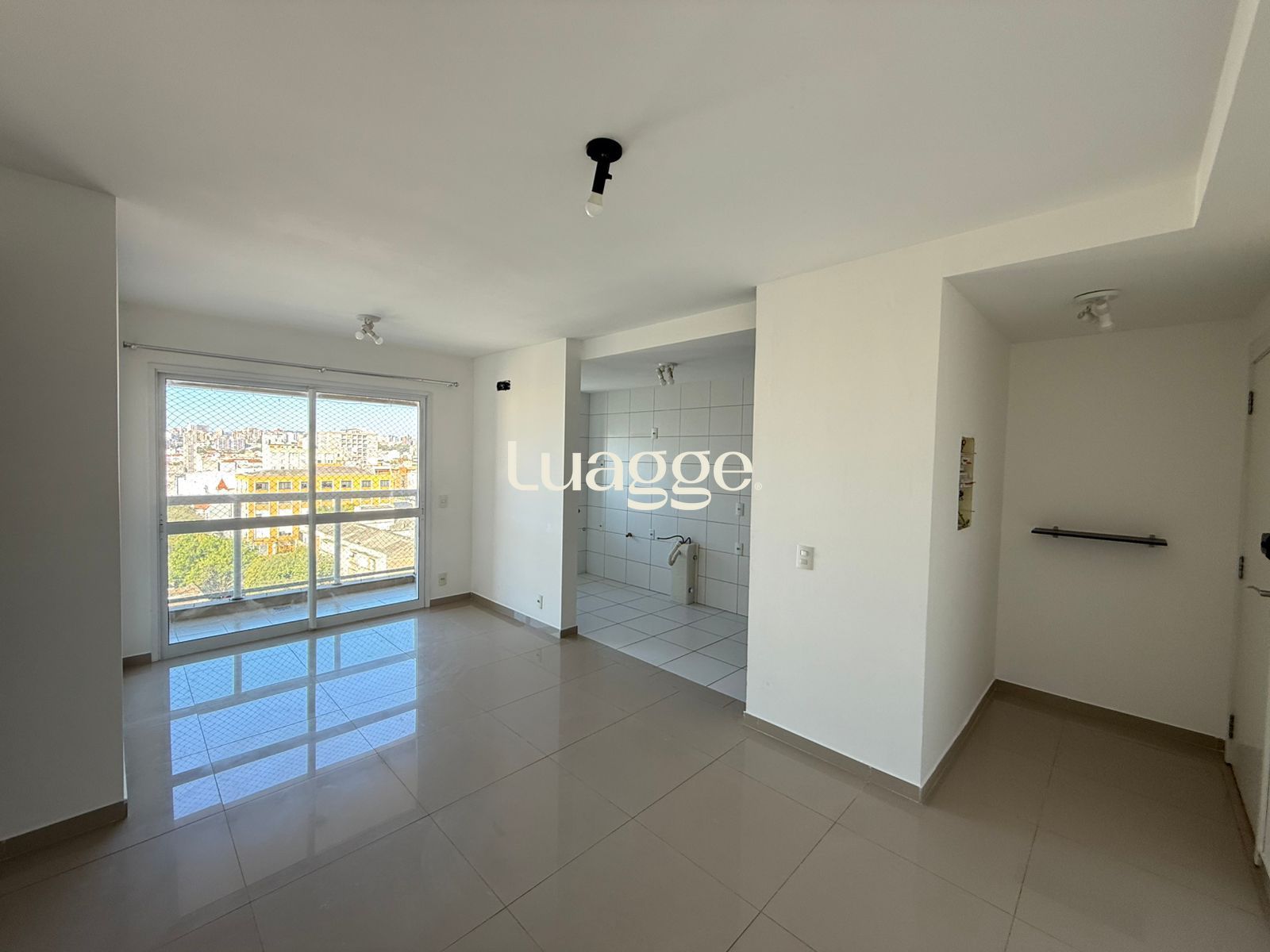 Apartamento à venda com 2 quartos, 62m² - Foto 1