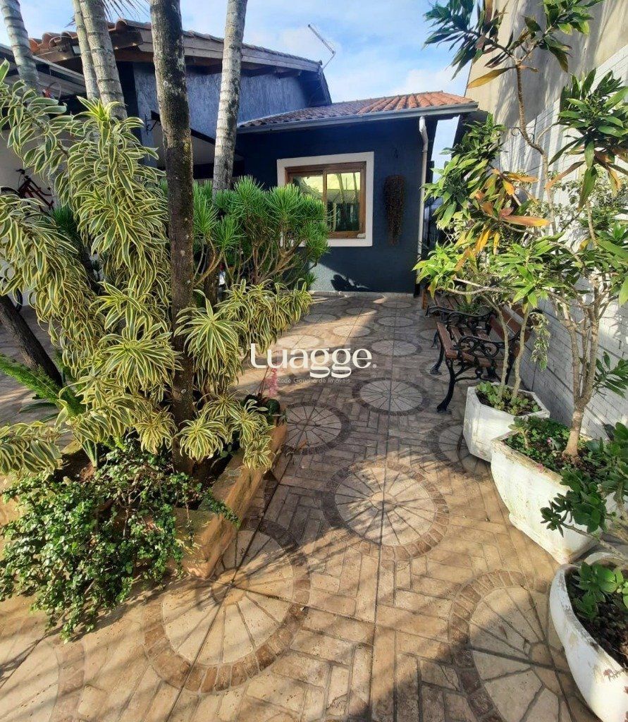 Casa à venda com 4 quartos, 169m² - Foto 2