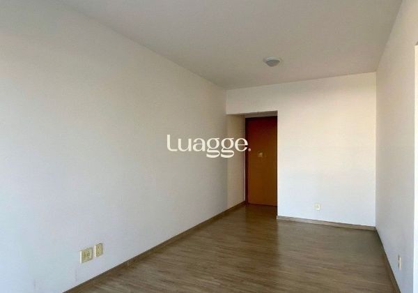 Apartamento à venda com 2 quartos, 61m² - Foto 4