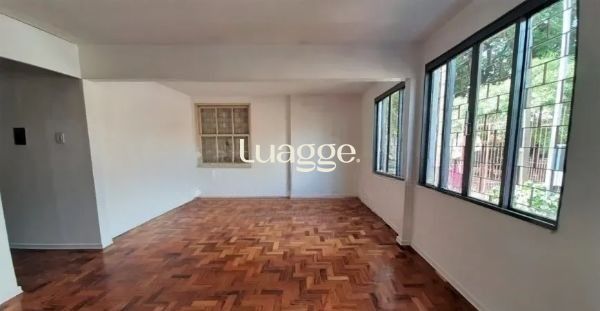 Casa à venda com 3 quartos, 99m² - Foto 4
