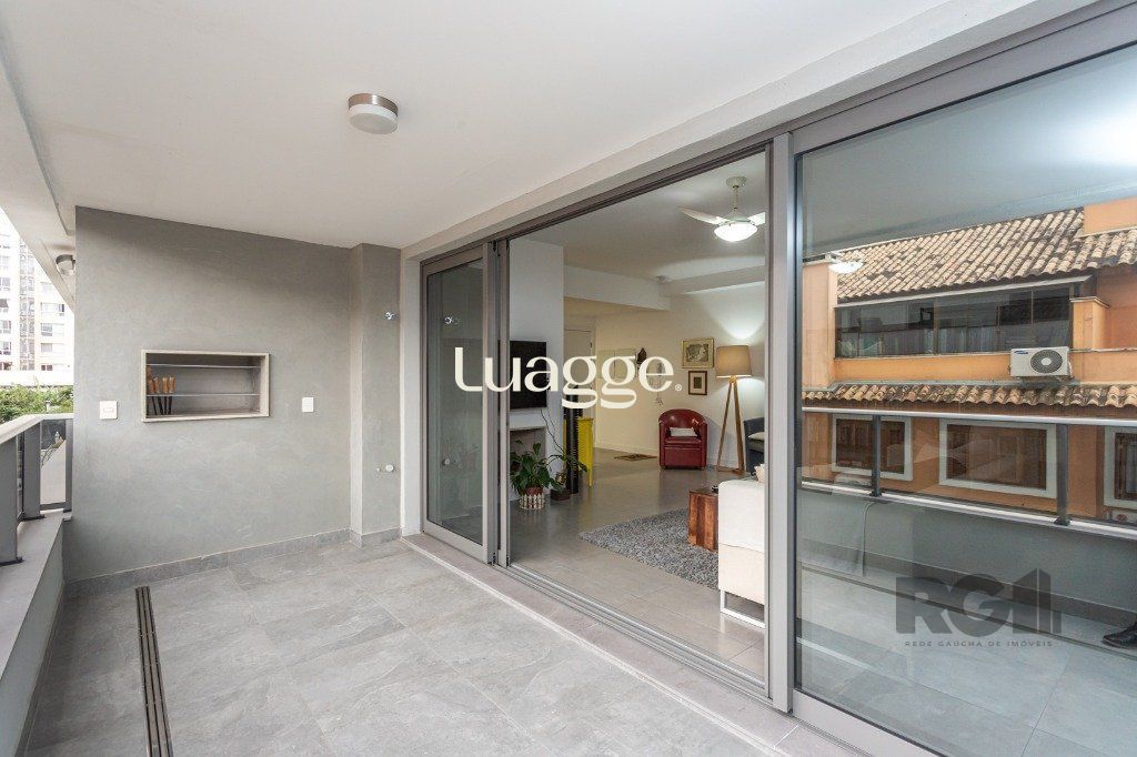 Apartamento à venda com 3 quartos, 151m² - Foto 4