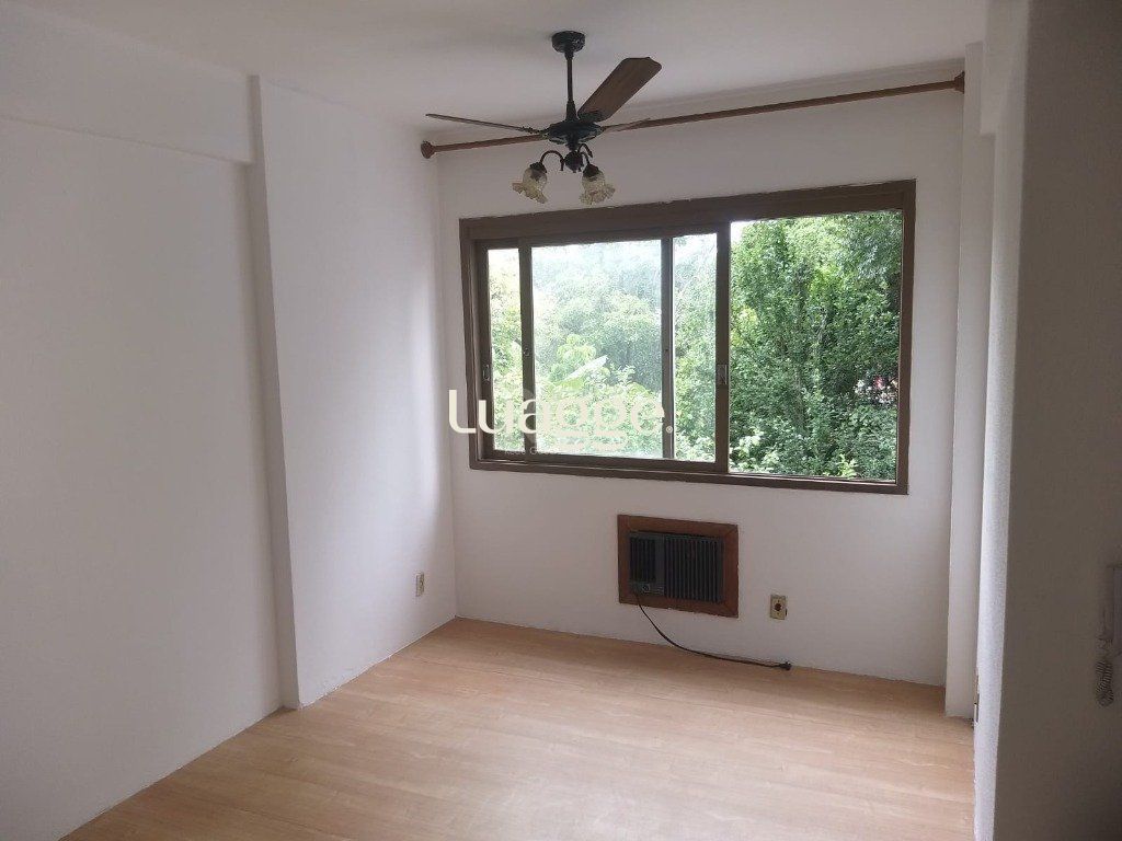 Apartamento à venda com 2 quartos, 65m² - Foto 3