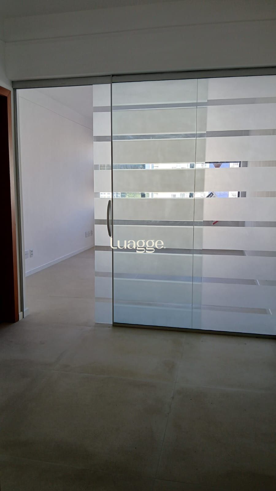 Conjunto Comercial-Sala à venda com 1 quarto, 28m² - Foto 1