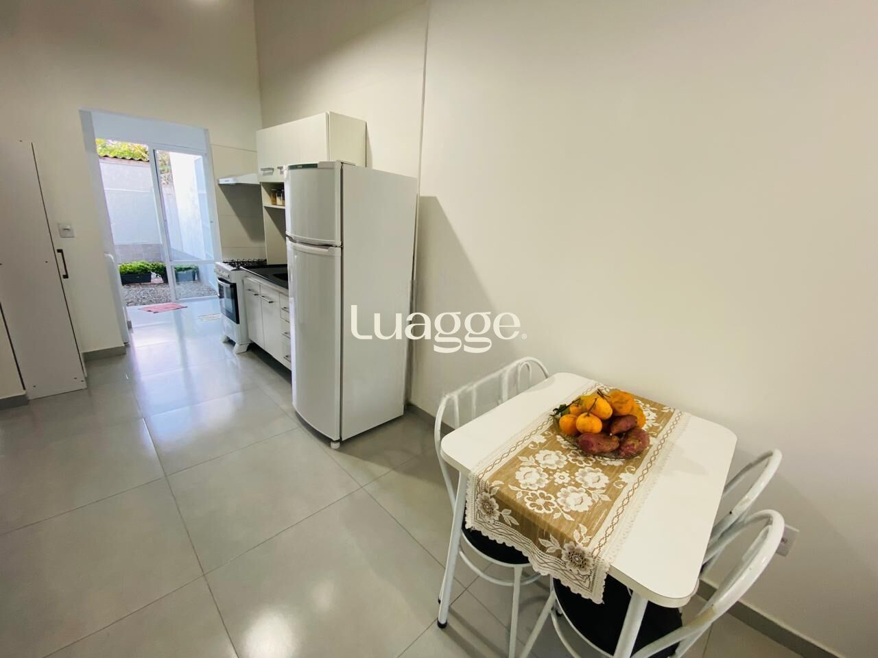 Casa à venda com 2 quartos, 70m² - Foto 6