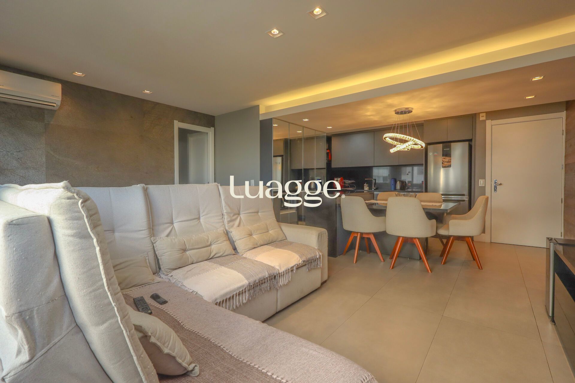Apartamento à venda com 3 quartos, 75m² - Foto 3