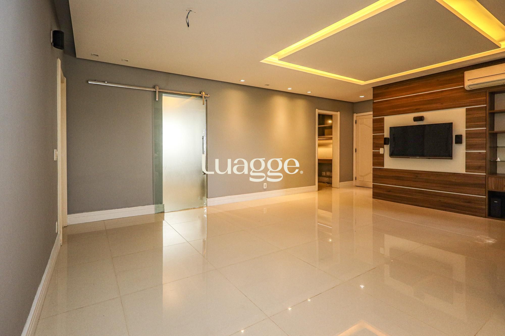 Apartamento à venda com 3 quartos, 150m² - Foto 4