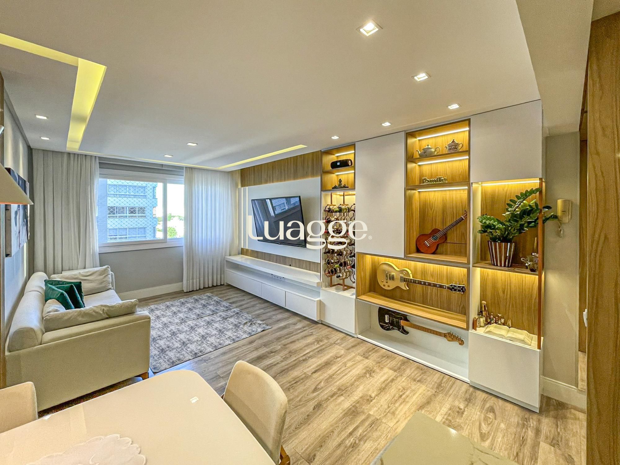 Apartamento à venda com 3 quartos, 77m² - Foto 2