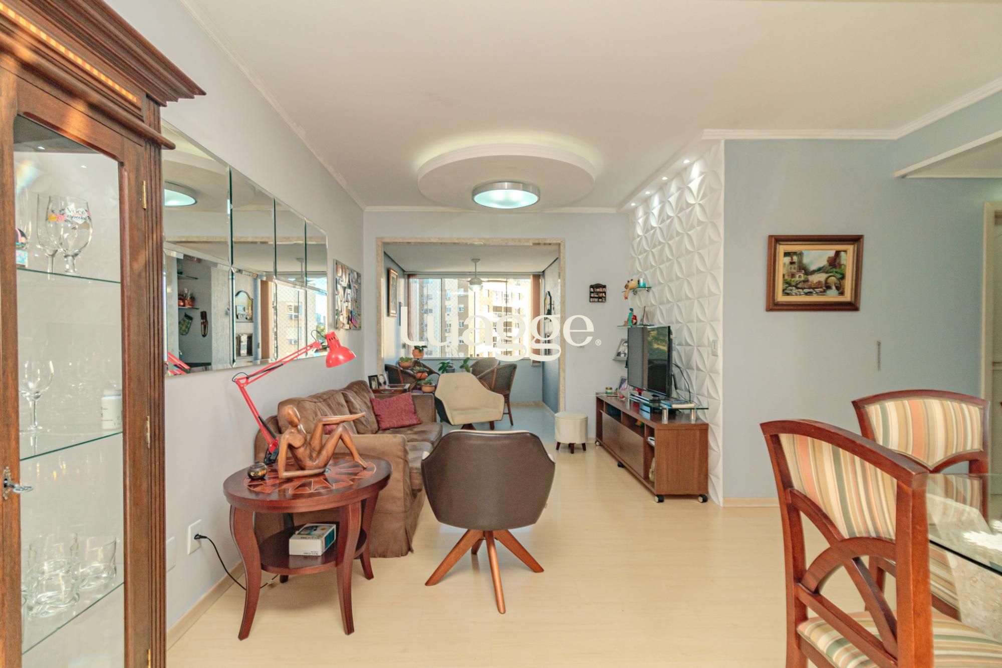 Apartamento à venda com 3 quartos, 115m² - Foto 2