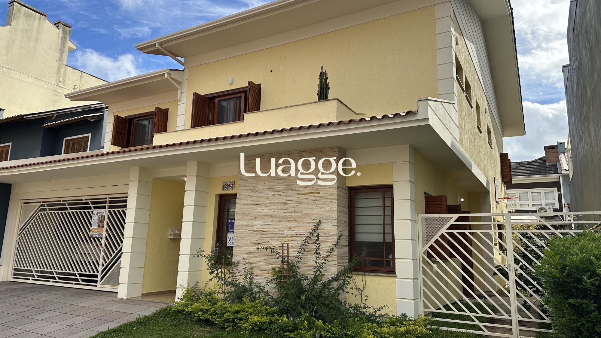Casa em 2 terrenos no Parque Iguaçu