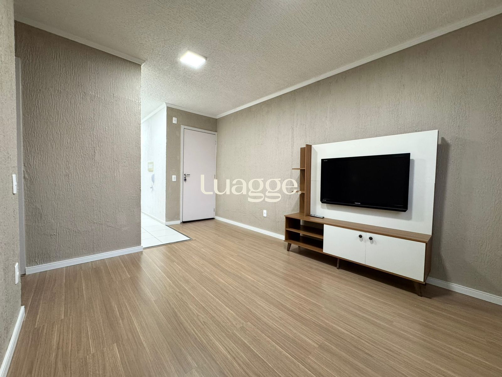Apartamento com 02 dormitórios com vaga de garagem rotativa