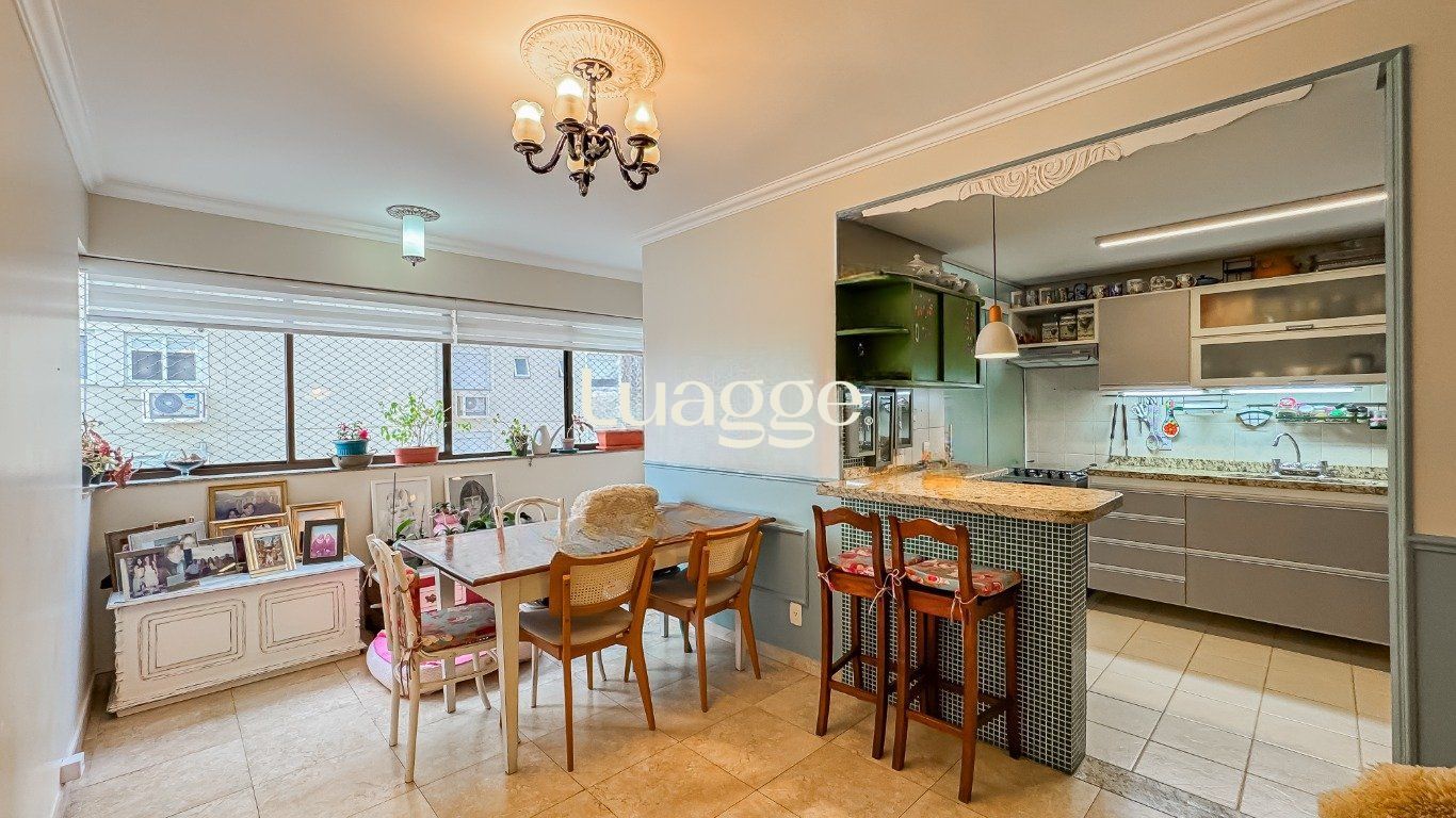 Apartamento à venda com 3 quartos, 98m² - Foto 1