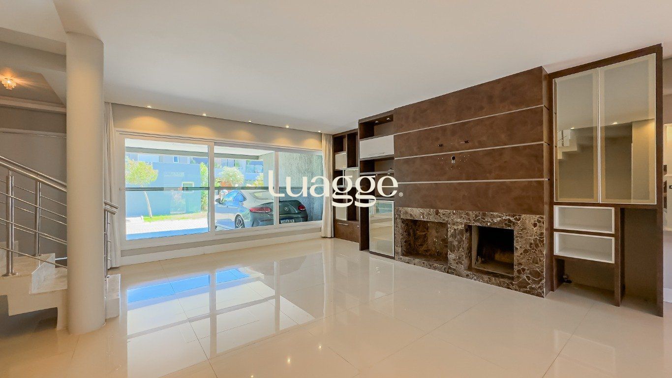 Casa de Condomínio à venda com 3 quartos, 236m² - Foto 4