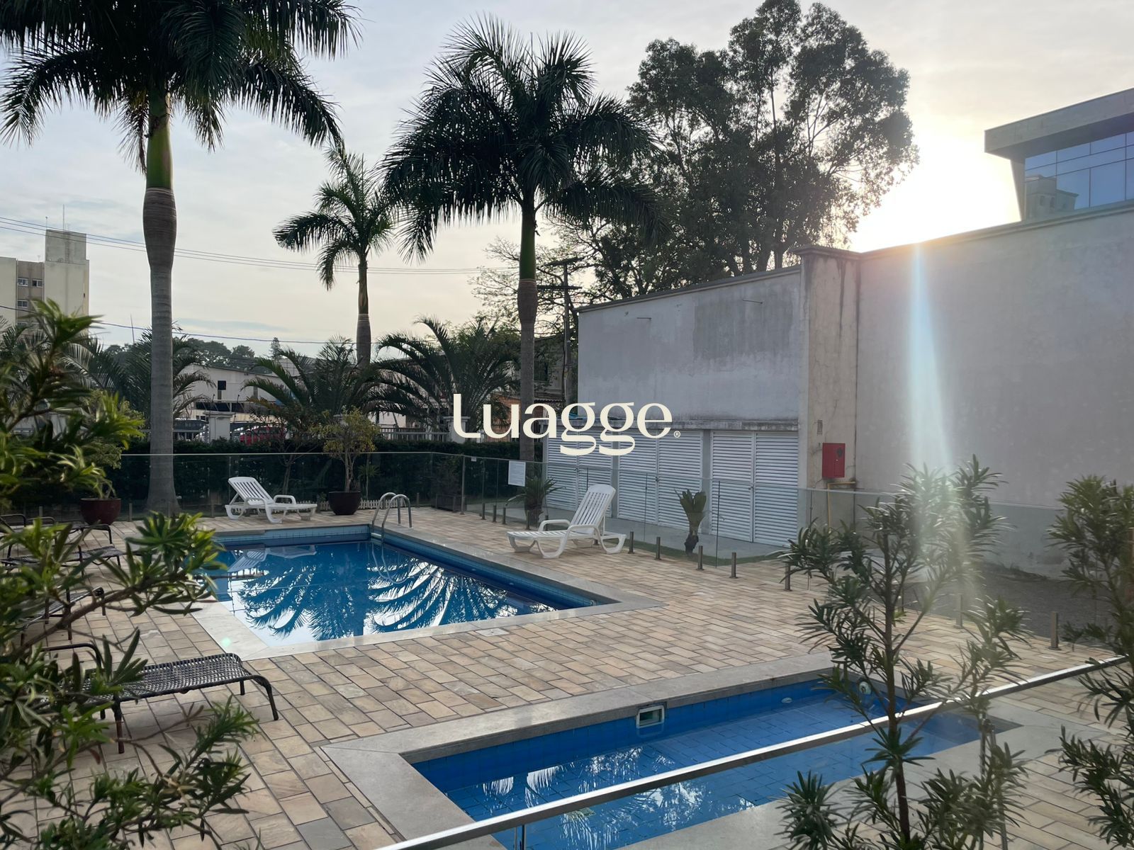Apartamento à venda com 2 quartos, 60m² - Foto 2