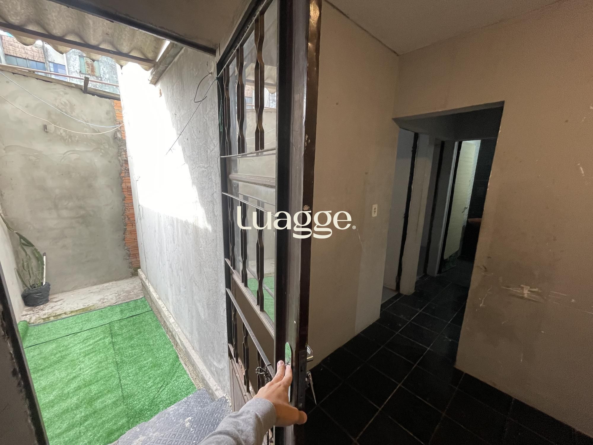 Apartamento 48m² Bairro Maria Regina Térreo com pequeno pátio Alvorada