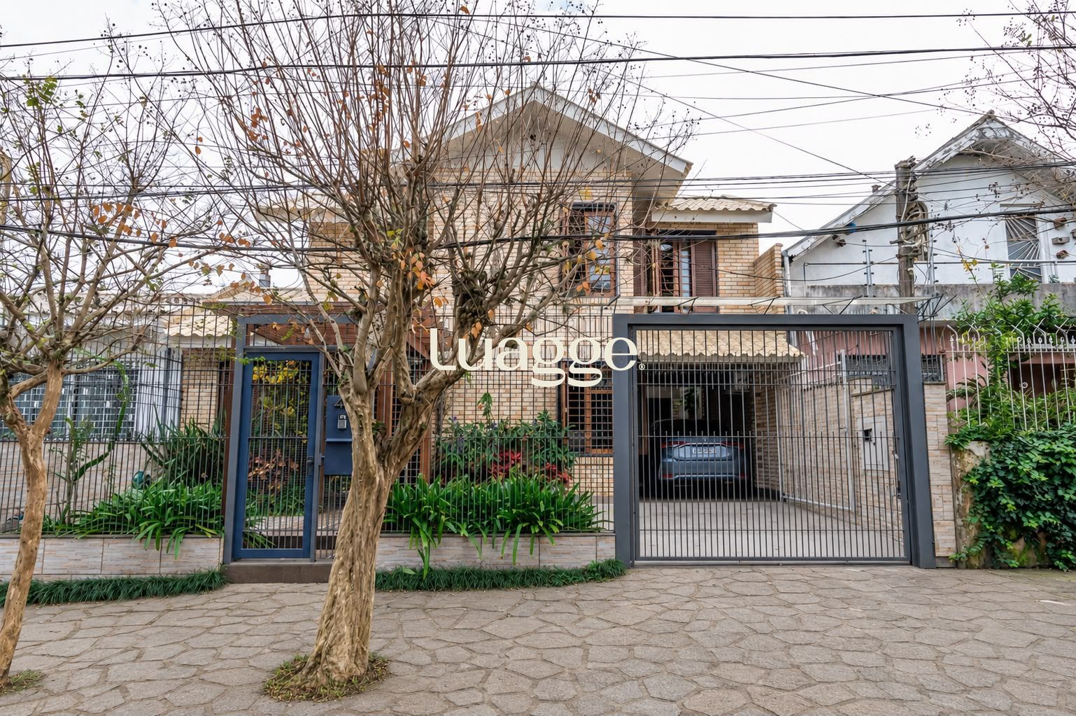 Casa à venda em Ipanema com 5 quartos, 2 suítes e piscina