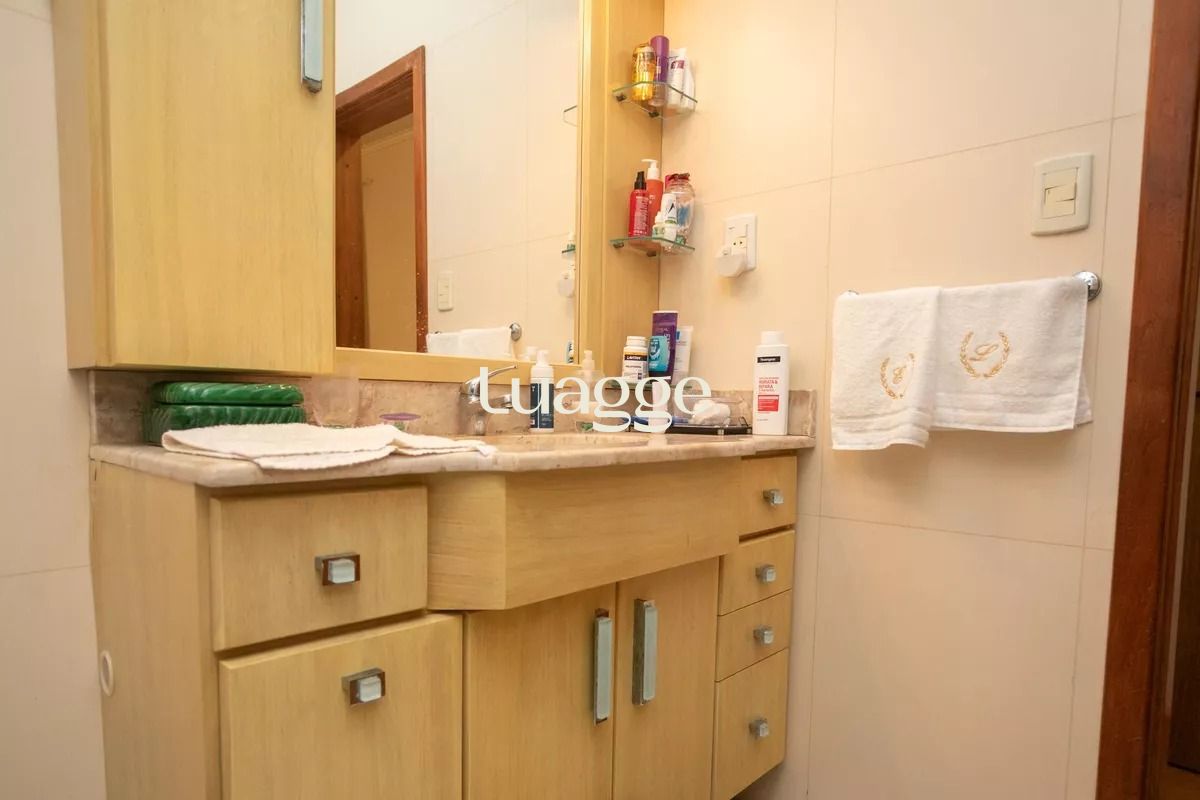 Casa à venda com 4 quartos, 281m² - Foto 30