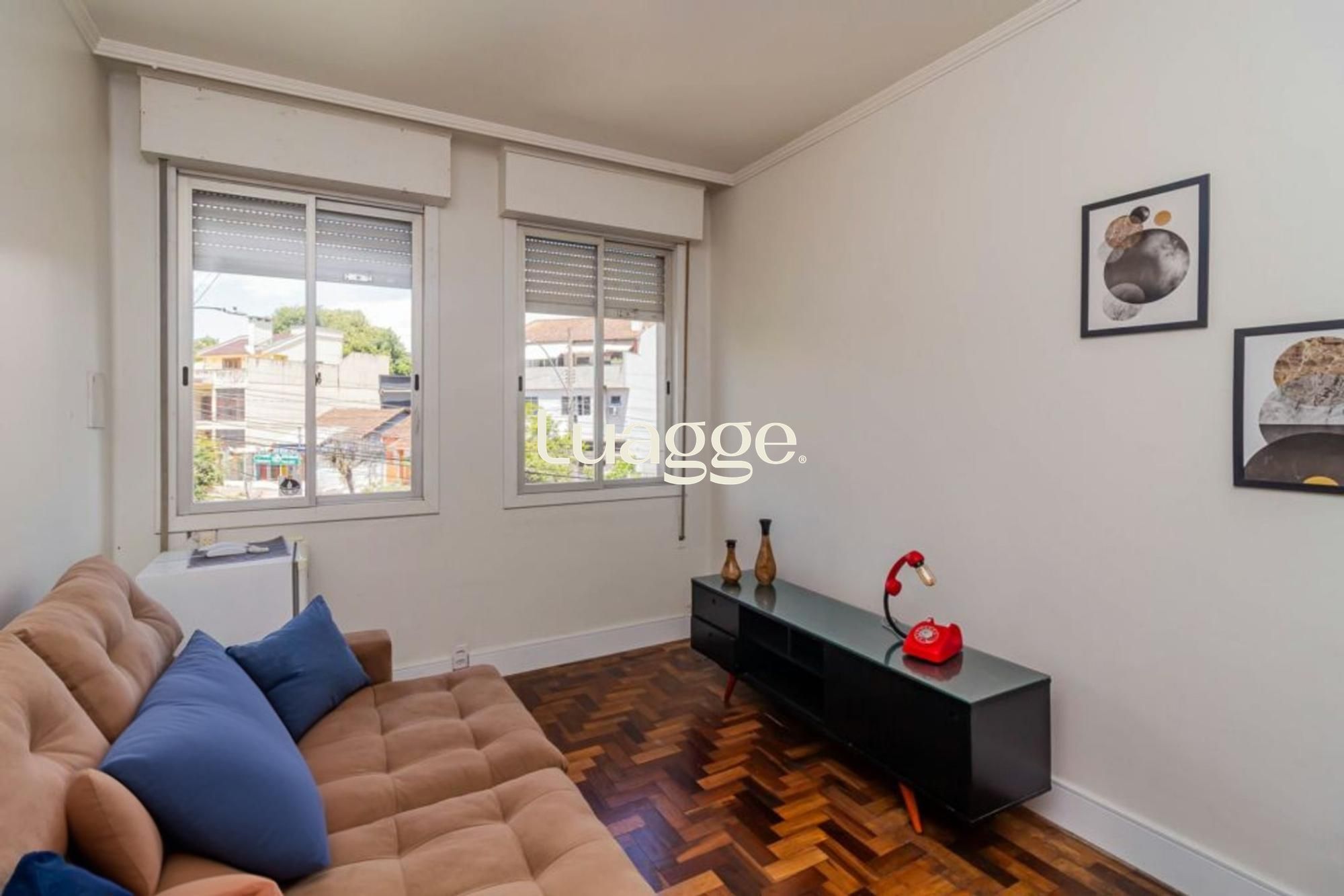 Apartamento semi mobiliado de 2 quartos no bairro Passo da Areia