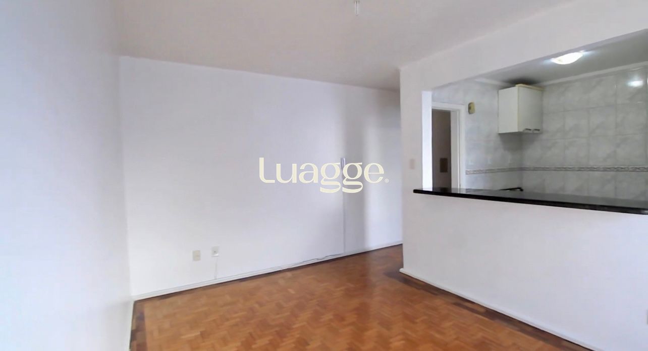 Apartamento de 2 dormitórios 67m2 com vaga rotativa Bairro Navegantes