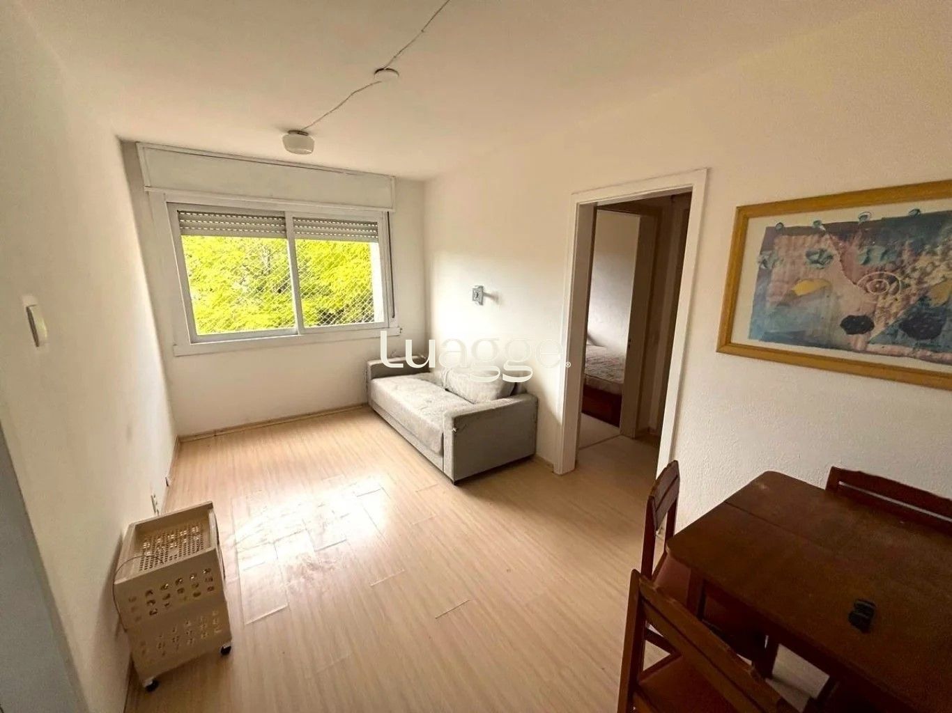Apartamento com 1 quarto, mobiliado e sol da manha no bairro Morro Santana