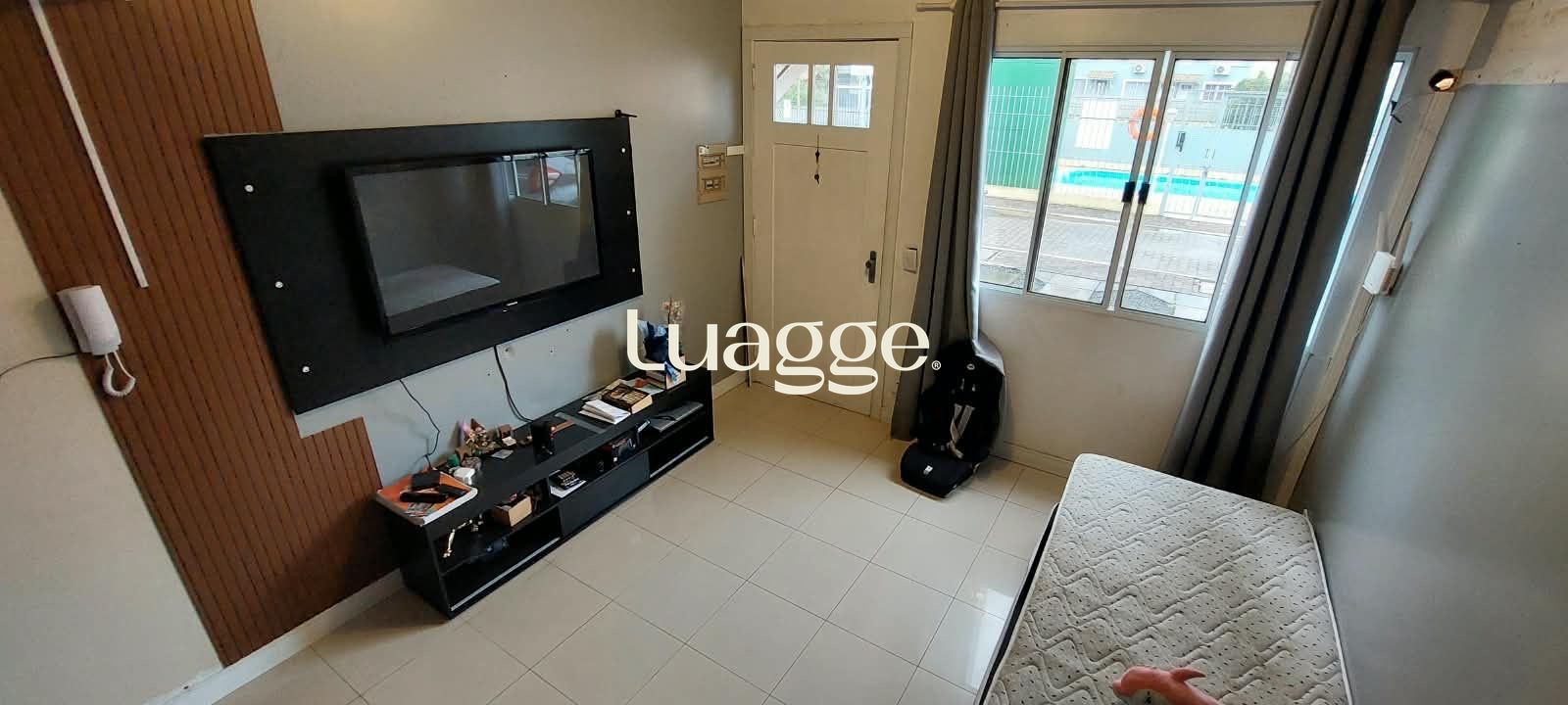 Casa com 2 quartos à venda na Avenida Faria Lobato, 1120, Sarandi, Porto Alegre